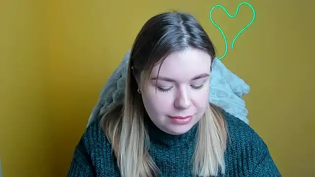 Snapshot of SusannaNight chatting on 11.17.25 SusannaNight online show from 11.17.25