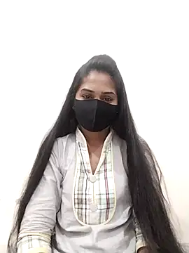 Green LaDY66 online show from 11.11.25