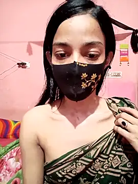 Green LaDY66 online show from 05.12.26