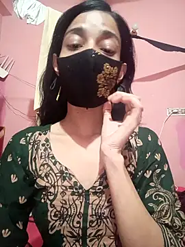 Green LaDY66 online show from 05.15.26
