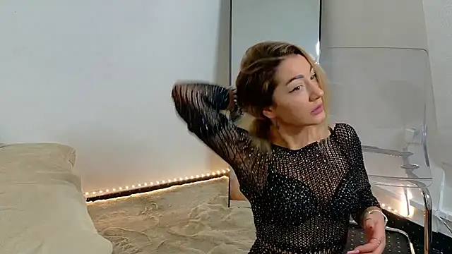 Ammelia  online show from 11.03.25