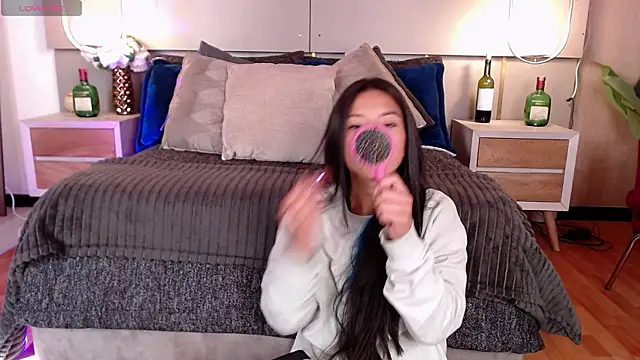 Skay bluee online show from 11.11.25