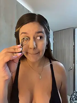 Snapshot of AmaraMyst chatting on 11.14.25 AmaraMyst online show from 11.14.25