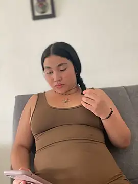 Snapshot of Vickybon chatting on 11.05.25 Vickybon online show from 11.05.25