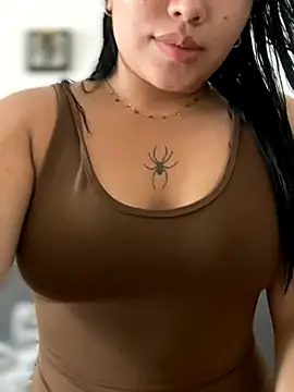 Snapshot of Vickybon chatting on 11.12.25 Vickybon online show from 11.12.25