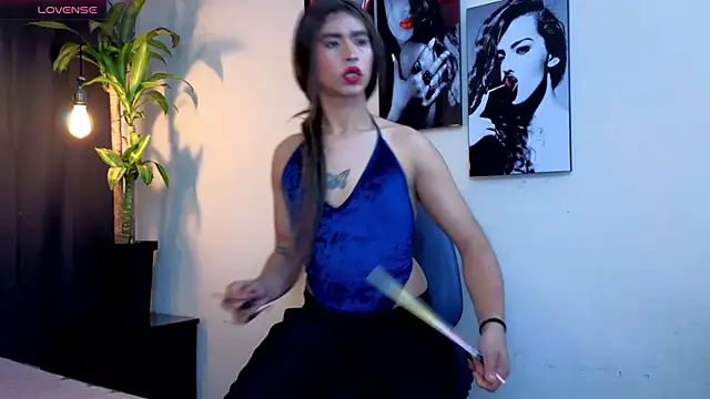 Flor Gil online show from 11.11.25