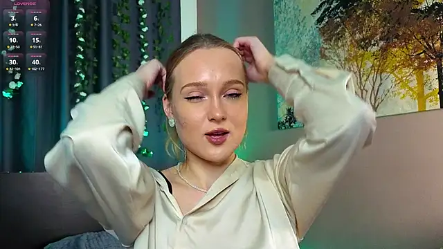 Snapshot of VanessaLightDiamond chatting on 11.09.25 VanessaLightDiamond online show from 11.09.25