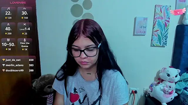 Snapshot of Emma_boo chatting on 11.01.25 Emma boo online show from 11.01.25