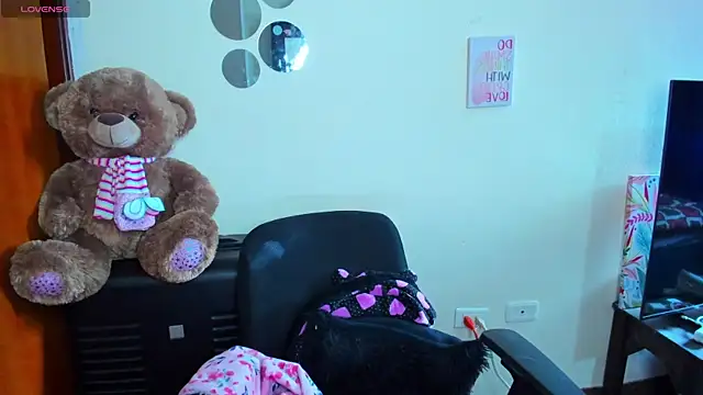 Emma boo online show from 04.18.26