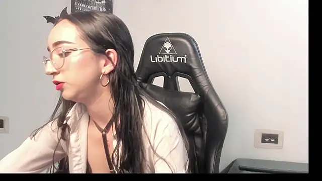 LindsayWild online show from 11.03.25