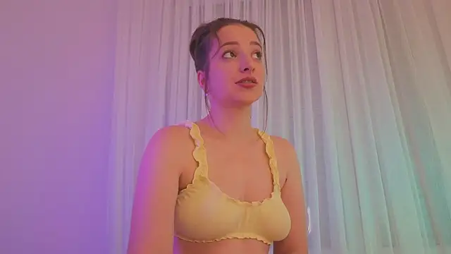 Snapshot of _annieone chatting on 11.05.25 annieone online show from 11.05.25