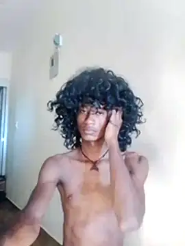 Snapshot of skinniyGabriel chatting on 11.18.25 skinniyGabriel online show from 11.18.25