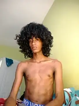 Snapshot of skinniyGabriel chatting on 11.27.25 skinniyGabriel online show from 11.27.25