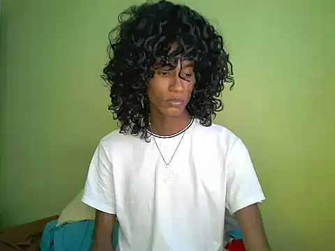 Snapshot of skinniyGabriel chatting on 12.01.25 skinniyGabriel online show from 12.01.25