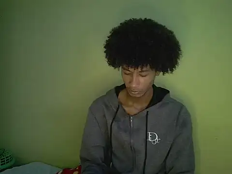 Snapshot of skinniyGabriel chatting on 12.16.25 skinniyGabriel online show from 12.16.25