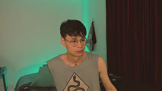 estmonnn online show from 11.08.25