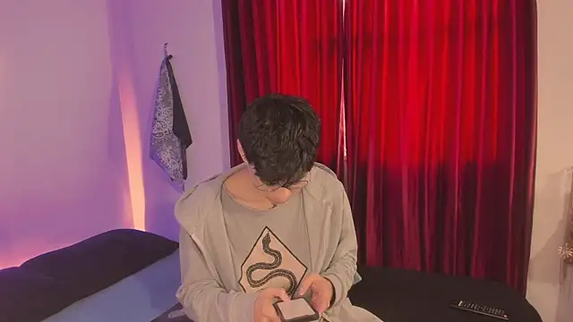 estmonnn online show from 11.15.25