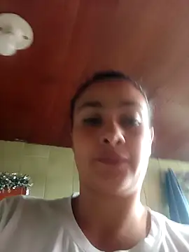 Snapshot of Isa-Giraldo chatting on 11.23.25 Isa-Giraldo online show from 11.23.25