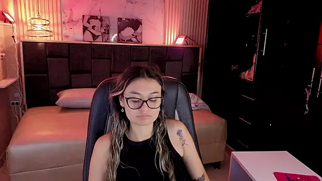 Im-Lola online show from 02.27.26