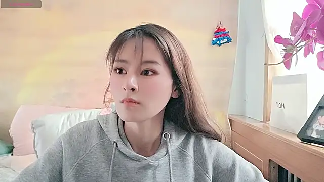 MsTipsy  online show from 04.19.26