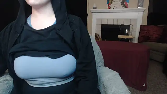 Snapshot of Skyl31 chatting on 11.07.25 Skyl31 online show from 11.07.25