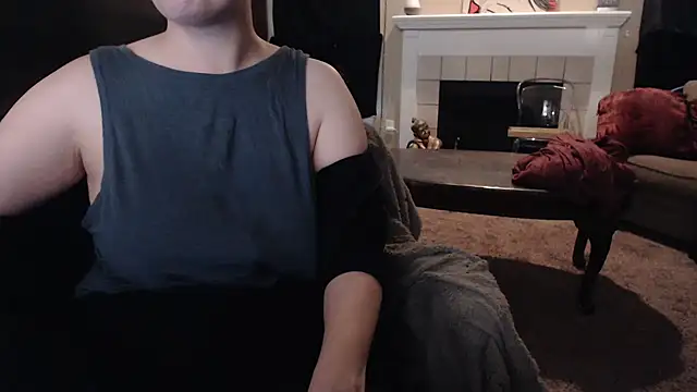 Snapshot of Skyl31 chatting on 11.08.25 Skyl31 online show from 11.08.25