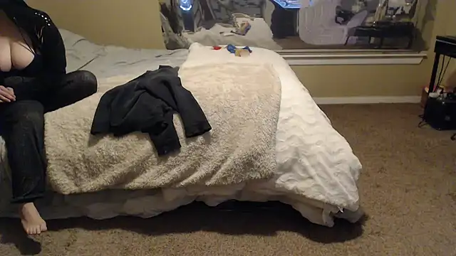 Snapshot of Skyl31 chatting on 02.04.26 Skyl31 online show from 02.04.26