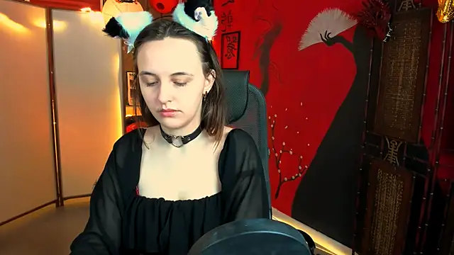 Snapshot of IreneBailey chatting on 10.31.25 IreneBailey online show from 10.31.25