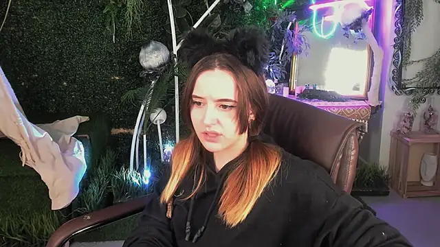 Snapshot of IreneBailey chatting on 11.09.25 IreneBailey online show from 11.09.25