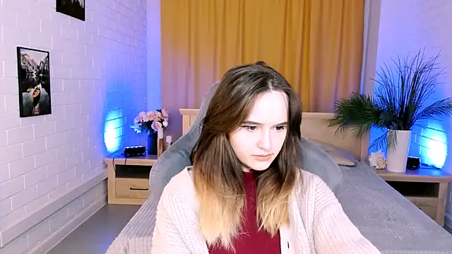 Snapshot of IreneBailey chatting on 11.19.25 IreneBailey online show from 11.19.25