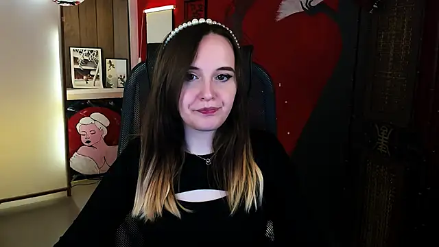 Snapshot of IreneBailey chatting on 12.02.25 IreneBailey online show from 12.02.25