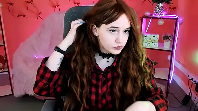 Snapshot of IreneBailey chatting on 12.05.25 IreneBailey online show from 12.05.25