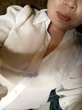 Snapshot of julybe chatting on 03.03.26 julybe online show from 03.03.26