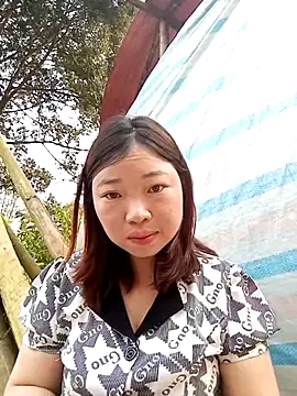 Snapshot of julybe chatting on 03.27.26 julybe online show from 03.27.26