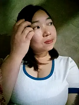 Snapshot of julybe chatting on 03.29.26 julybe online show from 03.29.26