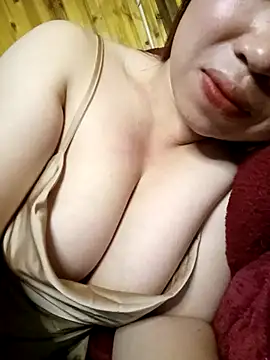 Snapshot of julybe chatting on 03.30.26 julybe online show from 03.30.26