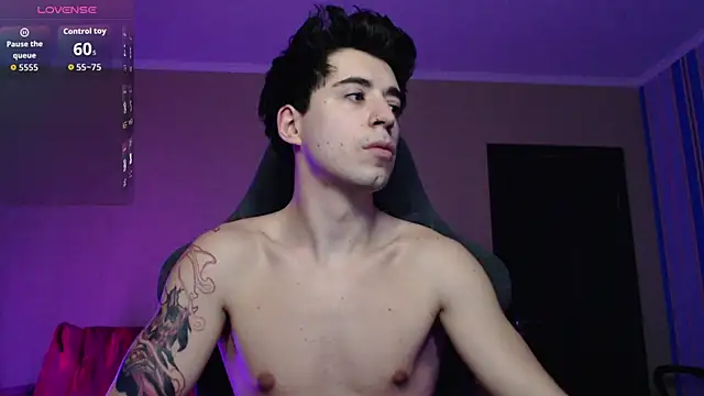 Yofukashii online show from 12.18.25