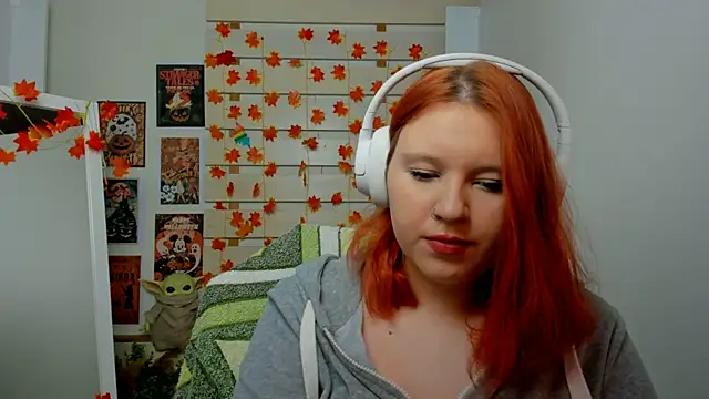 Snapshot of FoxPlayXX chatting on 11.26.25 FoxPlayXX online show from 11.26.25