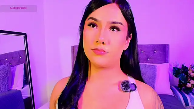 Snapshot of Vale_prado chatting on 11.13.25 Vale prado online show from 11.13.25