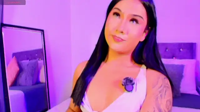 Snapshot of Vale_prado chatting on 11.14.25 Vale prado online show from 11.14.25