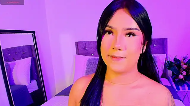 Snapshot of Vale_prado chatting on 11.15.25 Vale prado online show from 11.15.25