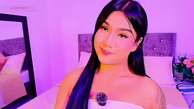 Snapshot of Vale_prado chatting on 11.30.25 Vale prado online show from 11.30.25