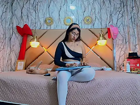 CATTA GARCIA online show from 12.19.25