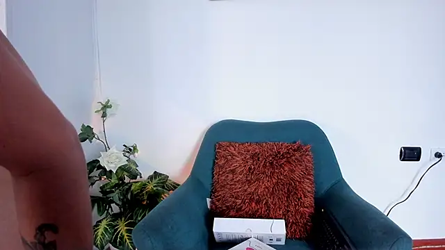 LahanaKimish online show from 11.13.25