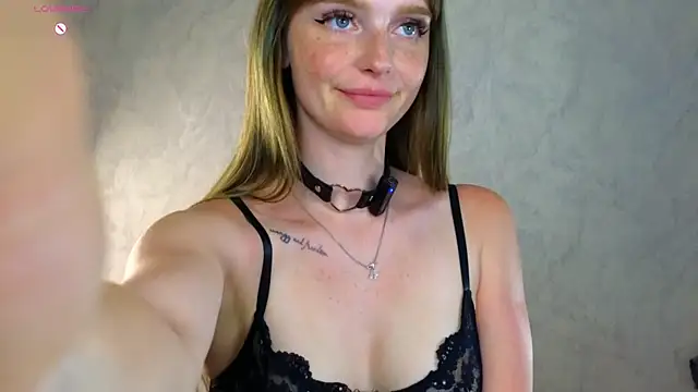 Snapshot of Lovelly_molly1 chatting on 06.14.26 Lovelly molly1 online show from 06.14.26
