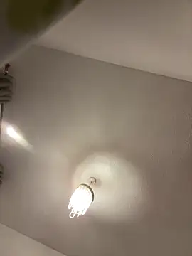 Snapshot of Emir2005xx chatting on 10.29.25 Emir2005xx online show from 10.29.25