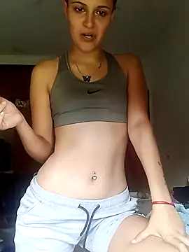 Snapshot of larubia_arg chatting on 12.22.25 larubia arg online show from 12.22.25