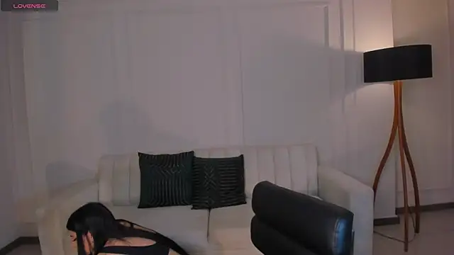 BellaConnorX online show from 11.21.25