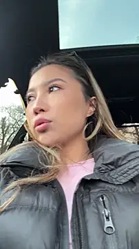 Snapshot of limkiss chatting on 11.19.25 limkiss online show from 11.19.25