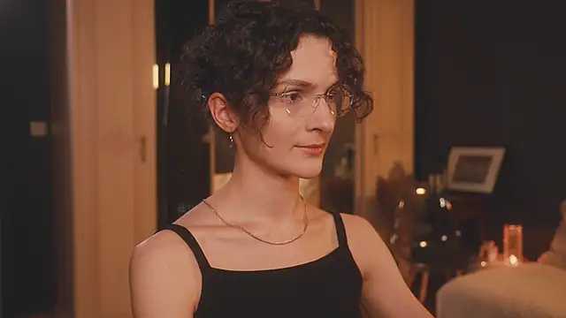 Snapshot of _arta_ chatting on 12.04.25 arta online show from 12.04.25